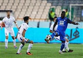 لیگ برتر فوتبال|تساوی استقلالی‌ها در نیمه نخست