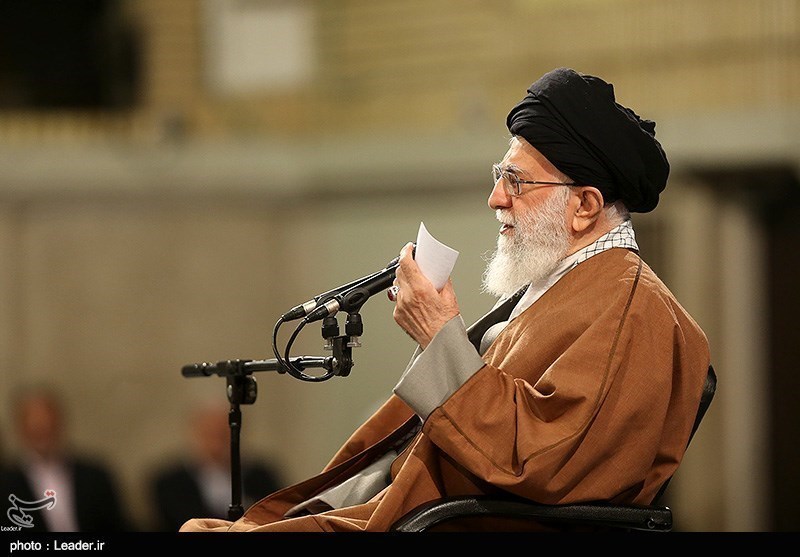ایرانی قوم امریکا کا پوری طاقت سے مقابلہ کرے گی، امام خامنہ ای