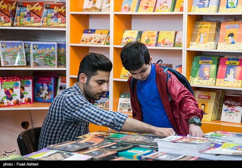 ضعف کتاب‌های ایرانی، نوجوانان را به سمت مطالعه آثار خارجی سوق می‌دهد