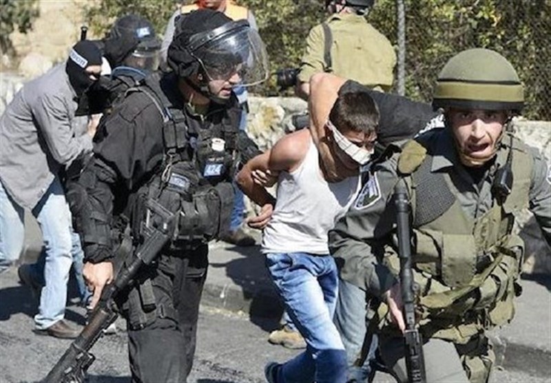 الاحتلال الصهیونی یشن حملة اعتقالات ومداهمات وتفتیش فی الضفة والقدس