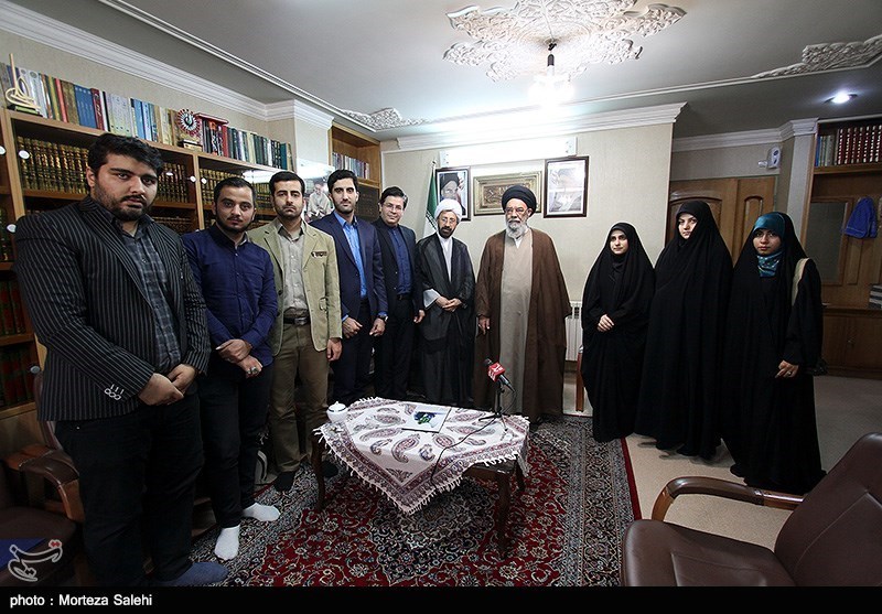 خبرنگاران تسنیم با نماینده ولی فقیه در استان اصفهان دیدار کردند + تصاویر