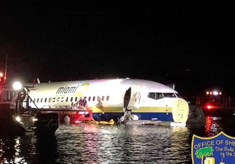 Plane with 143 Aboard Crashes into Florida River, No Deaths