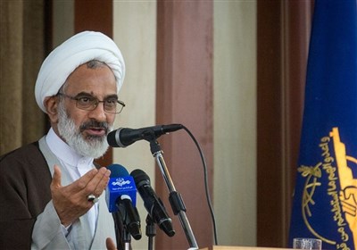نماینده ولی فقیه در سپاه: شهید سلیمانی در میدان جهاد قدرت نماز را به نمایش گذاشت