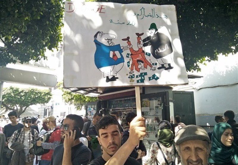راهپیمایی گسترده دانشجویان الجزایری؛ مسئولان دولت قبل باید بروند