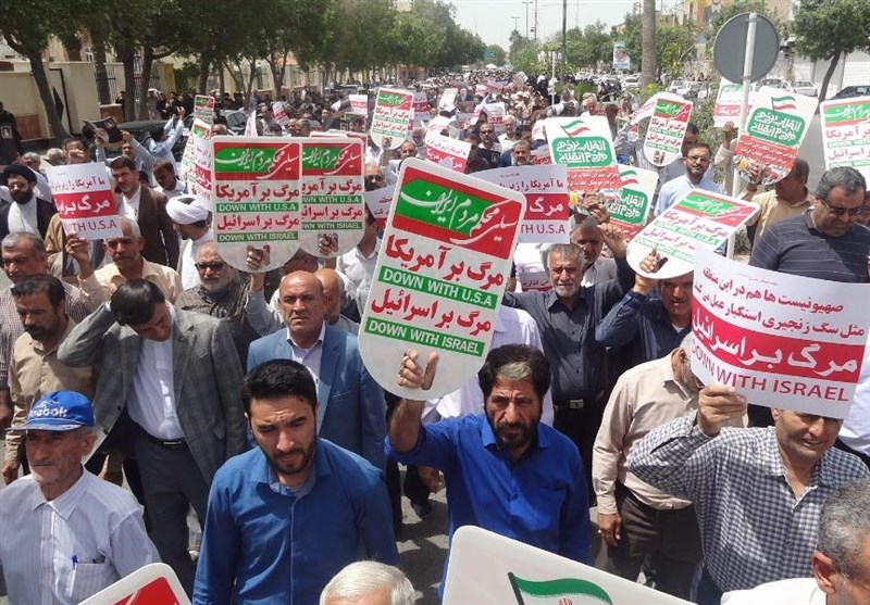 نمازگزاران بوشهری در حمایت از بیانیه شورای عالی امنیت ملی راهپیمایی کردند+تصاویر