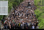Iranian Friday Prayers March in Support of SNSC&apos;s Decision 