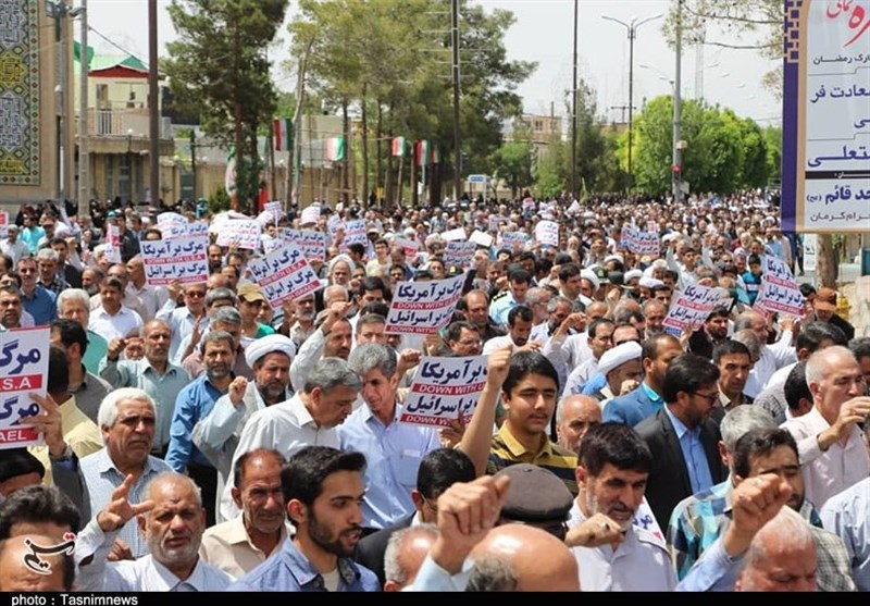 نمازگزاران قمی در حمایت از بیانیه شورای امنیت ملی کشورمان راهپیمایی کردند