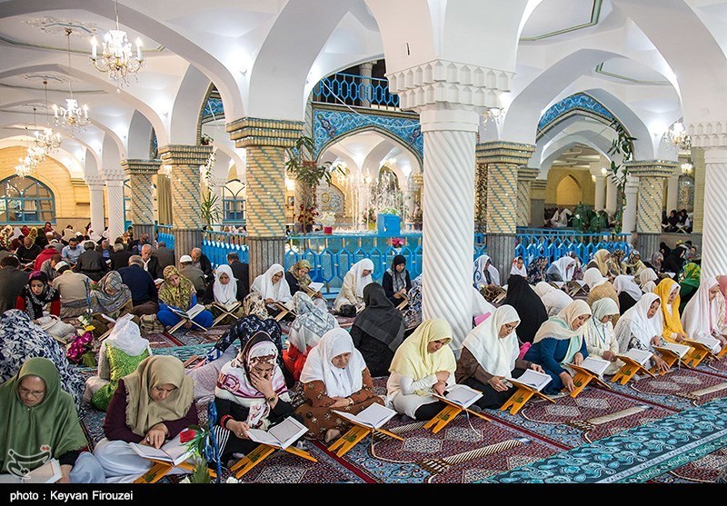 People Gather to Recite Quran in Iran's Kurdistan