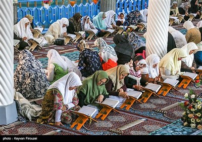 People Gather to Recite Quran in Iran's Kurdistan