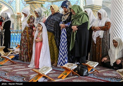 People Gather to Recite Quran in Iran's Kurdistan