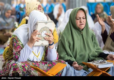 People Gather to Recite Quran in Iran's Kurdistan