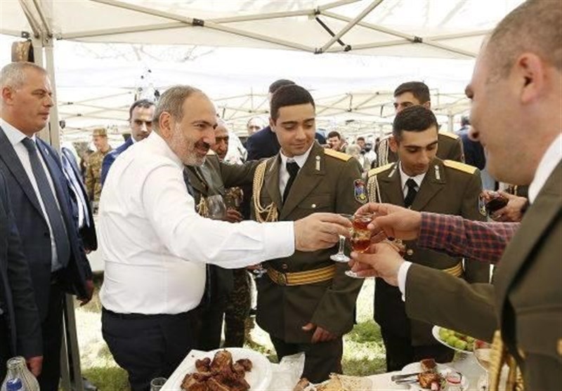 کارشناس نظامی آذربایجان: رقص شراب پاشینیان در شوشا اتمام حجتی بر آغاز جنگ آذربایجان علیه ارمنستان