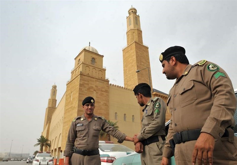 Iranian Sunni Clerics Condemn Saudi Arabia&apos;s Beheading of Citizens