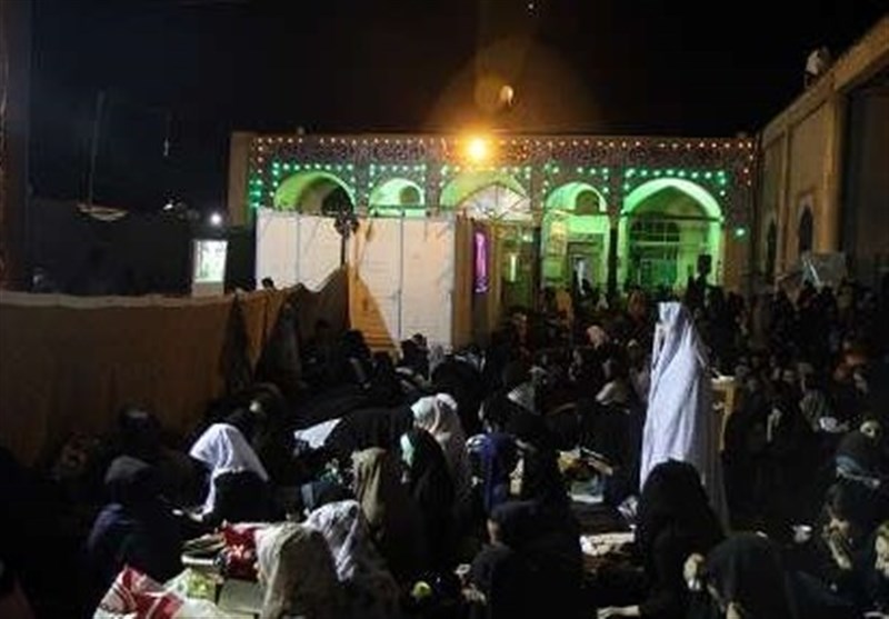 رنگ و بوی رمضان در بام ایران; از برپایی چهل قرآن تا آئین حنا‌بران در امامزادگان دو خاتون(س) شهرکرد + عکس