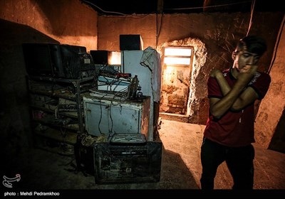 توزیع وعده های افطار و سحر در منطقه سیل زده بامدژ 