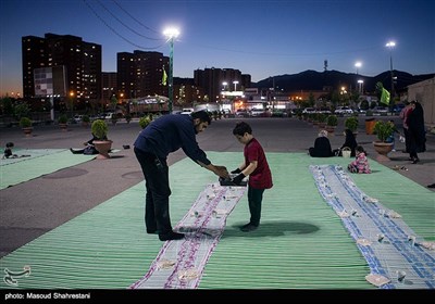 افطاری ساده در مزار شهدای گمنام دانشگاه امام حسین(ع)