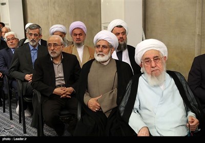 انقلاب اسلامی کے حکام کی امام خامنہ ای سے ملاقات