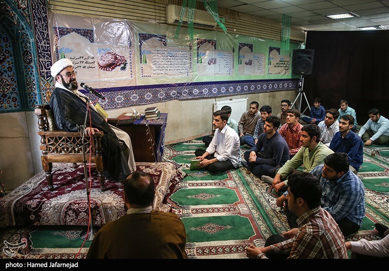 سخنرانی حجت الاسلام و المسلمین علی بهجت در جمع دانش آموزان مدرسه ثامن