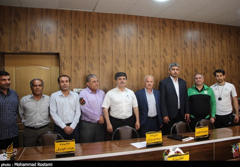 جلسه هماهنگی پیش از بازی نفت مسجدسلیمان و ذوب آهن اصفهان + تصویر