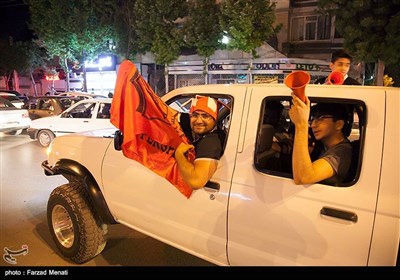 شادی مردم کرمانشاه پس از قهرمانی پرسپولیس