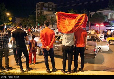 شادی مردم کرمانشاه پس از قهرمانی پرسپولیس