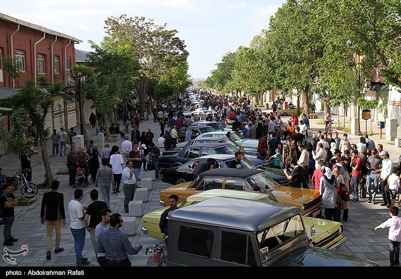 نمایشگاه بزرگ خودروهای کلاسیک در شهر کرمان برگزار می‌شود