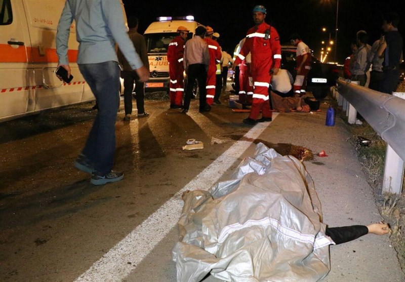 2 کشته و 6 مصدوم بر اثر تصادف در اتوبان تهران ـ قم + تصاویر
