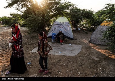 رمضان سخت سیل‌زدگان در جنگل‌های حمیدیه