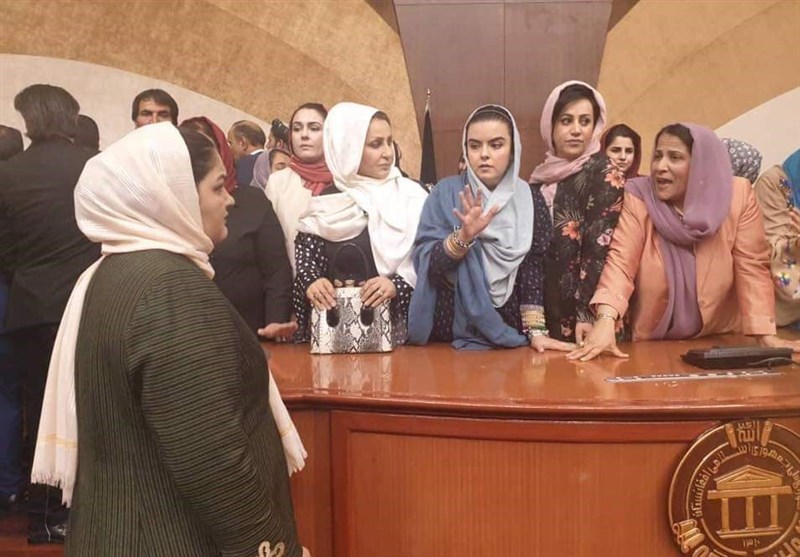 ادامه تنش‌ها پس از تعیین چالش‌برانگیز رئیس جدید پارلمان افغانستان