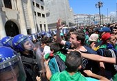 تظاهرات گسترده دانشجویان الجزایری برای کناره‌‌گیری مسئولان نظام بوتفلیقه