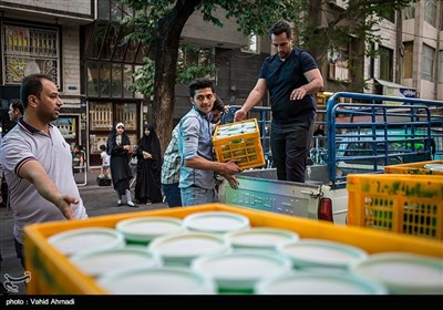 افطاری ساده درخیابان قصرالدشت تهران