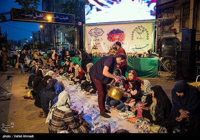 افطاری ساده درخیابان قصرالدشت تهران