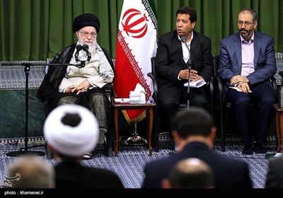 Iranian Poets Meet with Ayatollah Khamenei