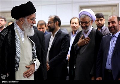 فارسی گو شعرا کی امام خامنہ ای سے ملاقات