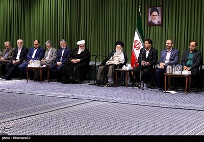 Iranian Poets Meet with Ayatollah Khamenei