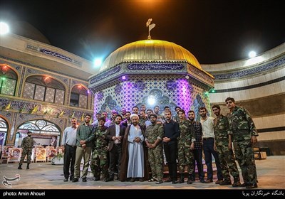 عکس یادگاری اعضای بسیج مسجد علی بن الحسین