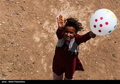 اردوگاه یادمان ثامن الائمه که در جنگلهای شهرستان‌ حمیدیه دایر شده است و 352 نفر از افراد آسیب‌دیده در این اردوگاه‌ حضور دارند که با آغاز ماه رمضان و روند گرم شدن هوا و عدم وجود وسیله سرمایشی در کنار گرد و غبار ناشی از گل و لای خشک شده تحمل اوضاع را برای این سیل‌زده به ویژه کودکان سخت کرده است