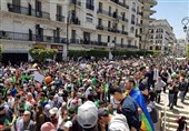 تظاهرات هزاران دانشجوی الجزایری در مقابل کاخ ریاست‌جمهوری