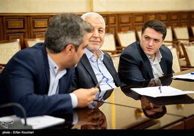 محمد قوچانی مدیر مسئول روزنامه سازندگی در دیدار مدیران رسانه ها با رئیس قوه قضاییه
