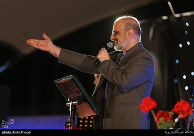 اجرای محمد اصفهانی در بوستان آب و آتش