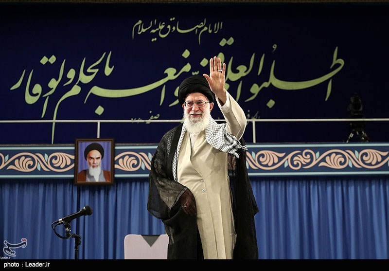 Ayatollah Khamenei Highlights Role of Youth in Iran&apos;s Governance