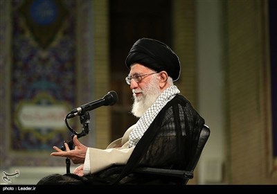 طلبہ اور طالبات کی امام خامنہ ای سے ملاقات