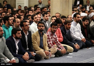 طلبہ اور طالبات کی امام خامنہ ای سے ملاقات