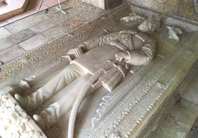 ماجرای انتقال سنگ قبر ناصرالدین شاه به کاخ گلستان/ چرا روایت‌های غلط جای واقعیت را گرفت؟ + مستند