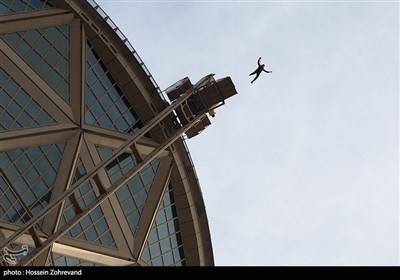 تكاوران،پرش،ميلاد