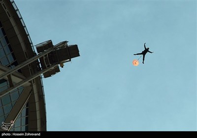 تكاوران،پرش،ميلاد
