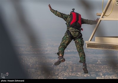 تكاوران،پرش،ميلاد