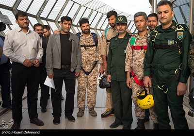 تكاوران،پرش،ميلاد