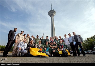 تكاوران،پرش،ميلاد