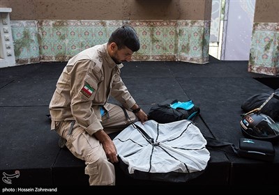 تكاوران،پرش،ميلاد
